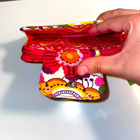 Vera Bradley Smartphone Wristlet in Retired Clementine Print (NWT) - Picture 5 of 6